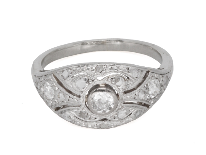 Bague Art Déco ancienne en platine avec dôme serti de diamants, bijou vintage