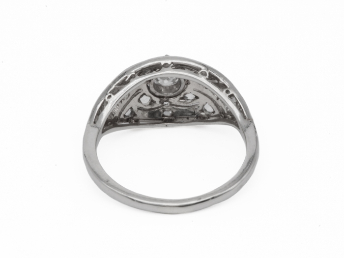 Bague Art Déco ancienne en platine avec dôme serti de diamants, bijou vintage