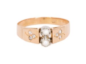 Bague Napoléon III en or rose 18 carats ornée de perles naturelles, bijou ancien raffiné du XIXe siècle.