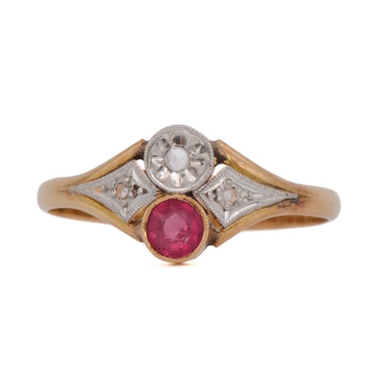 Bague ancienne Toi et Moi en or jaune, doublet grenat-verre et diamants