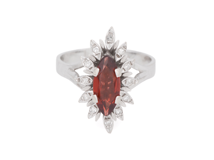 Bague marquise grenat diamant en or blanc 18 carats