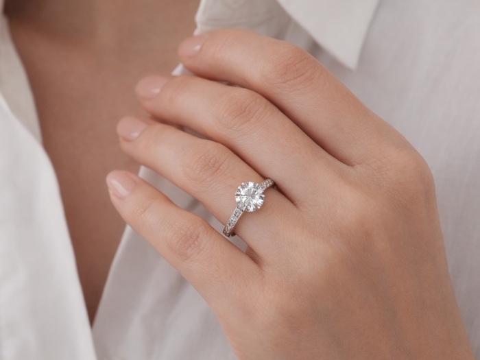 Pourquoi choisir une bague ancienne ou vintage à Lyon plutôt qu’une bague neuve ?